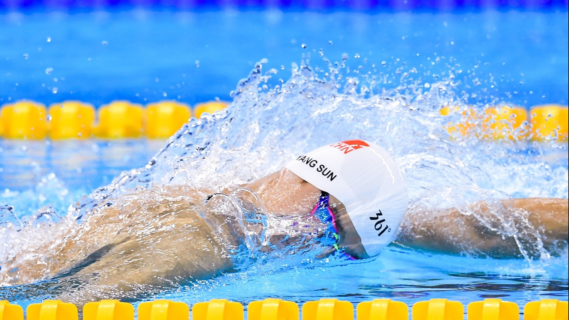 自由泳巅峰对决,世锦赛新星打破亚洲纪录